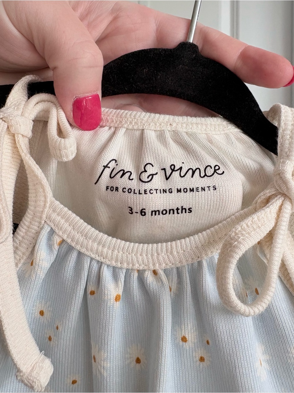 🌻Fin & Vince Daisy Fields Organic Cotton Bubble Tie Onesie NWT - Picture 4 of 7